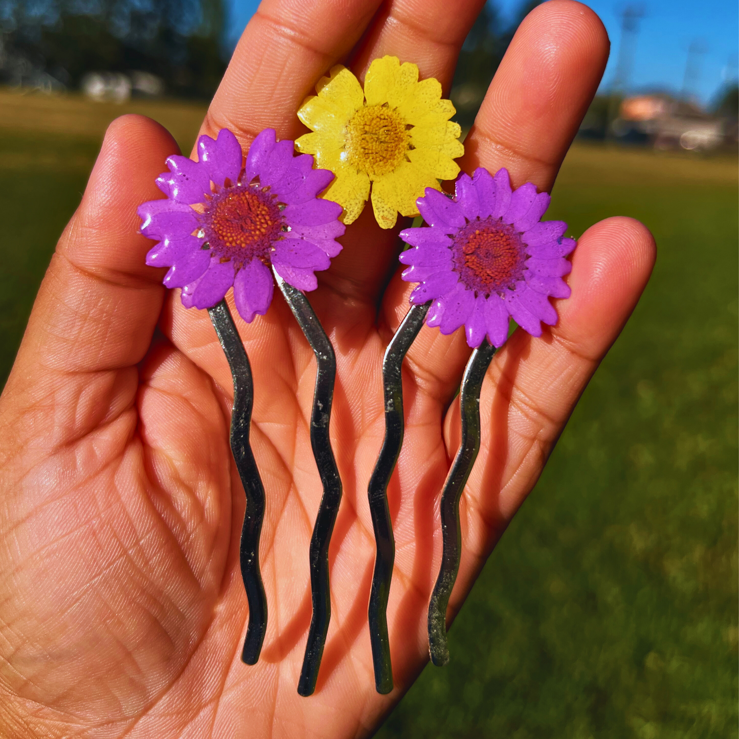 Daisy Hair Pins