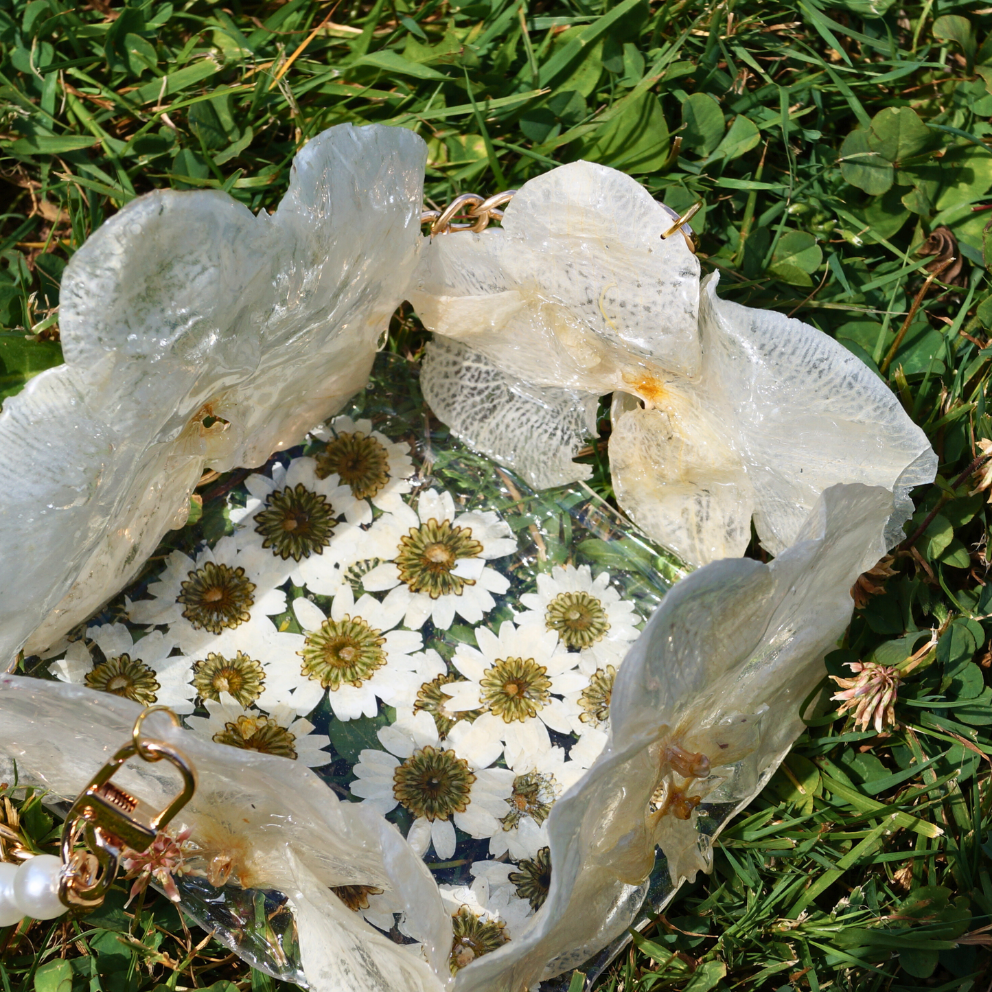 Real White Orchid Purse/Handbag with daisy base